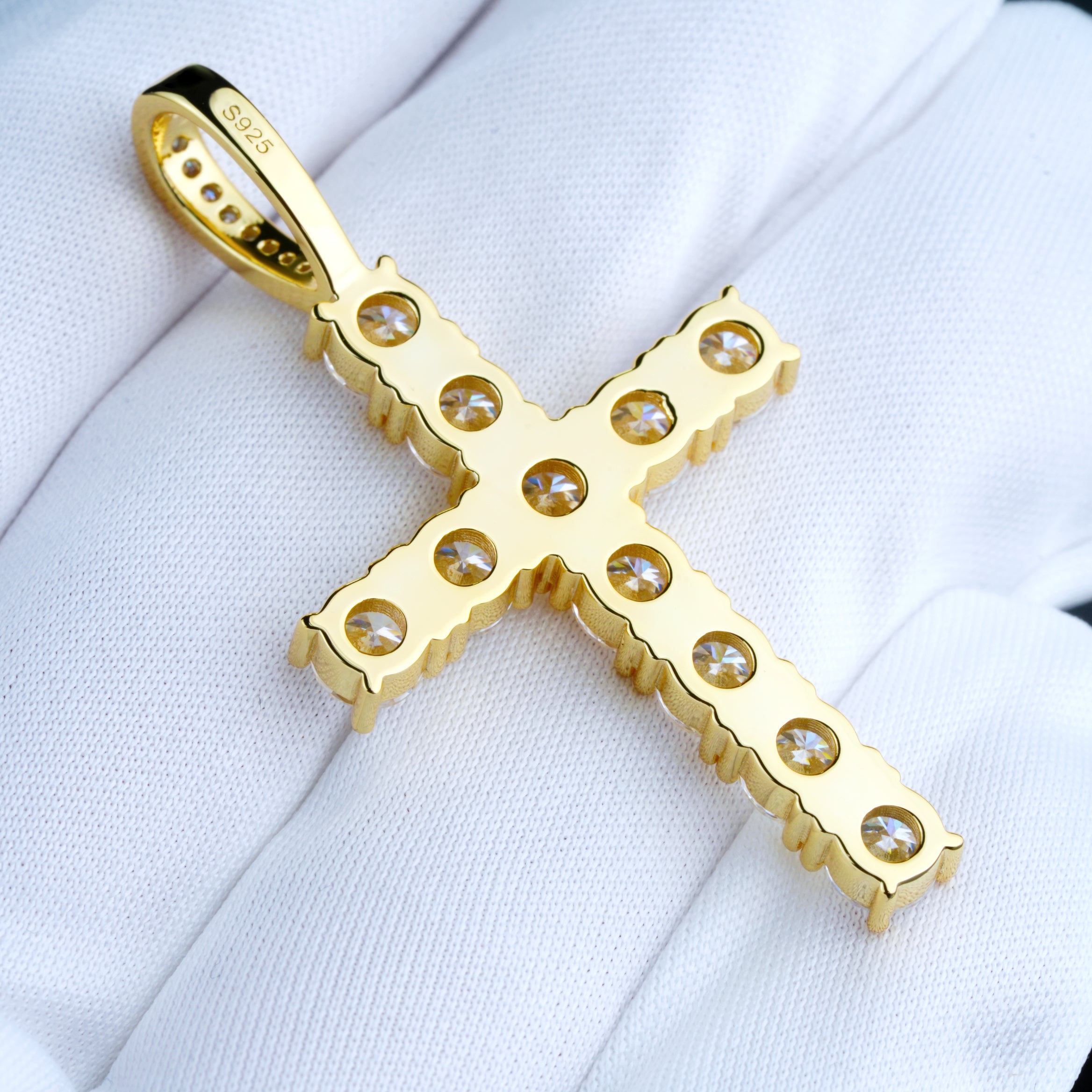 4.51 Carat VVS Moissanite Cross In Gold
