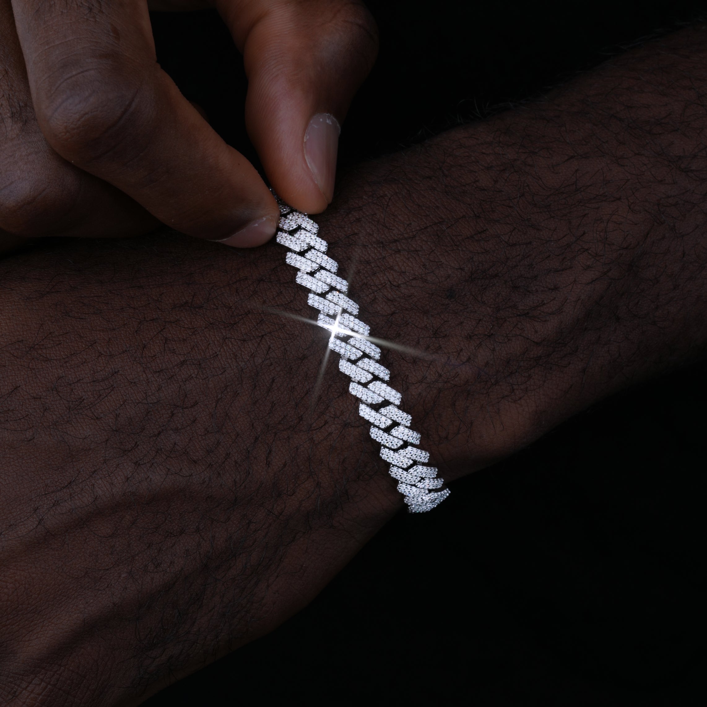 VVS Moissanite 8.5MM Prong Cuban Bracelet